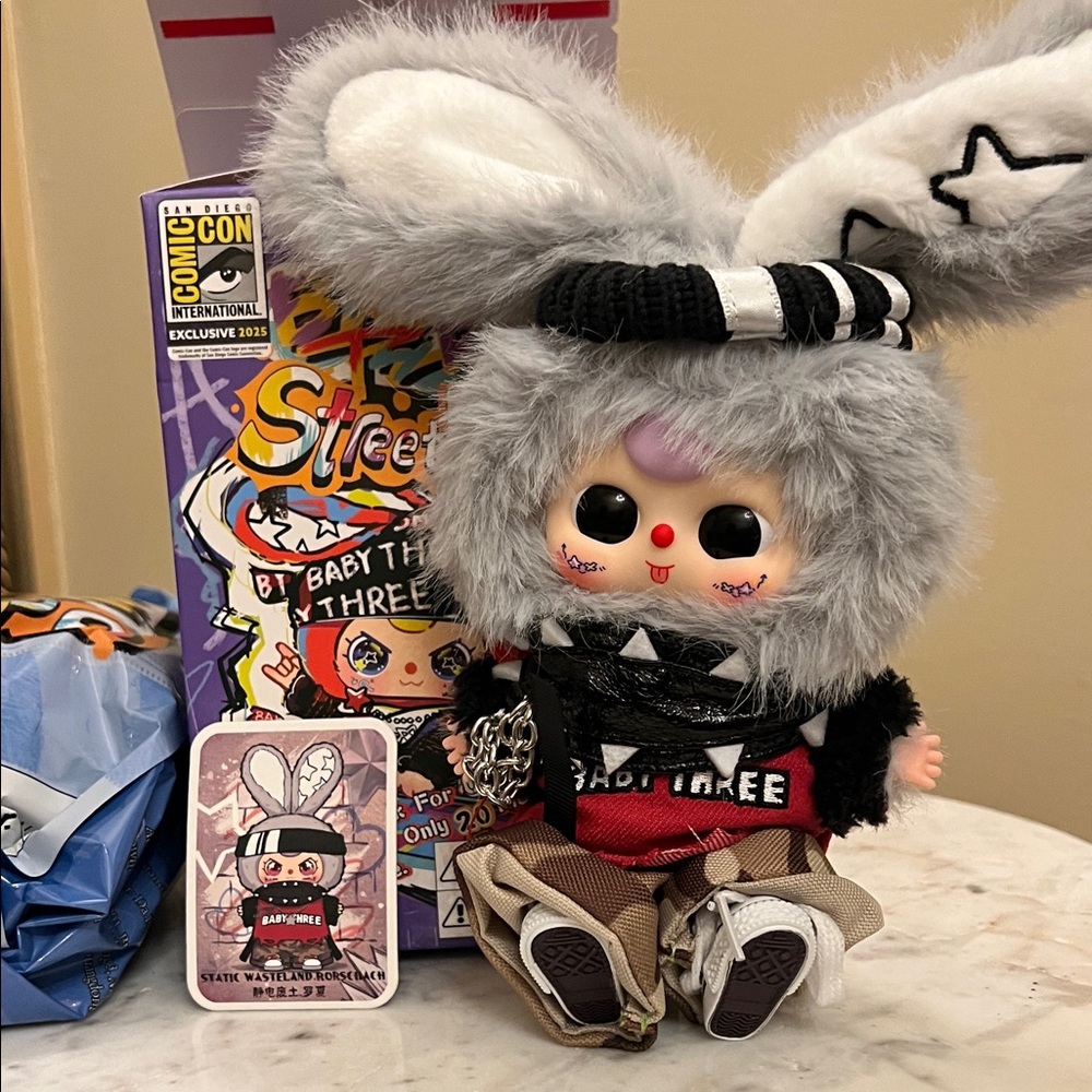 2025 SDCC Exclusive Baby Three
"Street Hyper" Vinyl Collector Plush- Purple Box